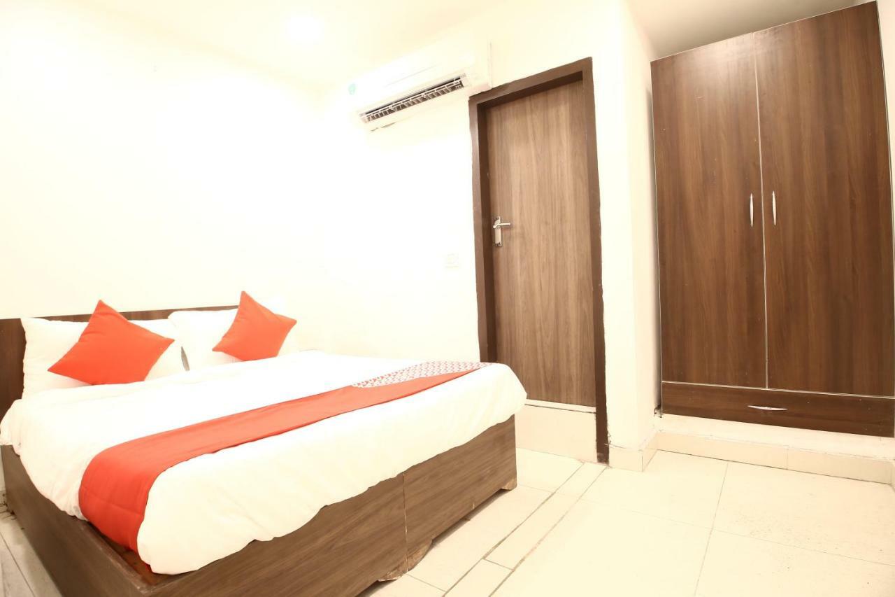 Oyo Flagship 29984 Seven Heaven New Delhi